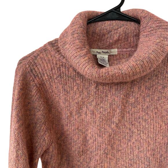 Free People Y2K Mohair Pink Turtleneck Sweater M Boho Cozy Knit Vintage - Picture 5 of 7